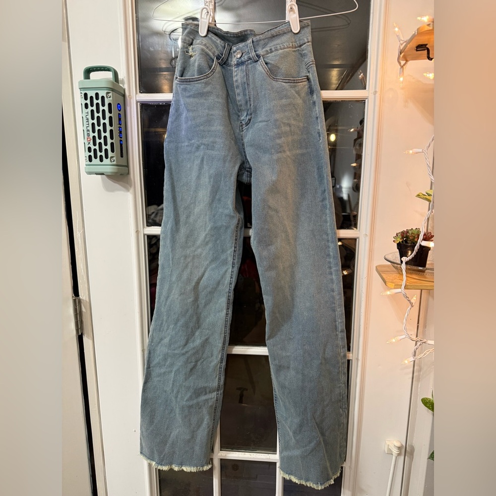 ❌SOLD❌ “Kimes Ranch Olivia” Light Blue Flare Jeans
